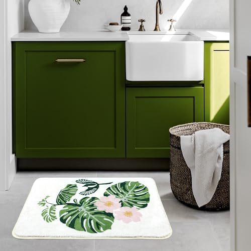 Green Leaf Bath Mat with Anti-Slip Design