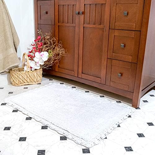 Chesapeake Crochet Bath Rug Set White 1
