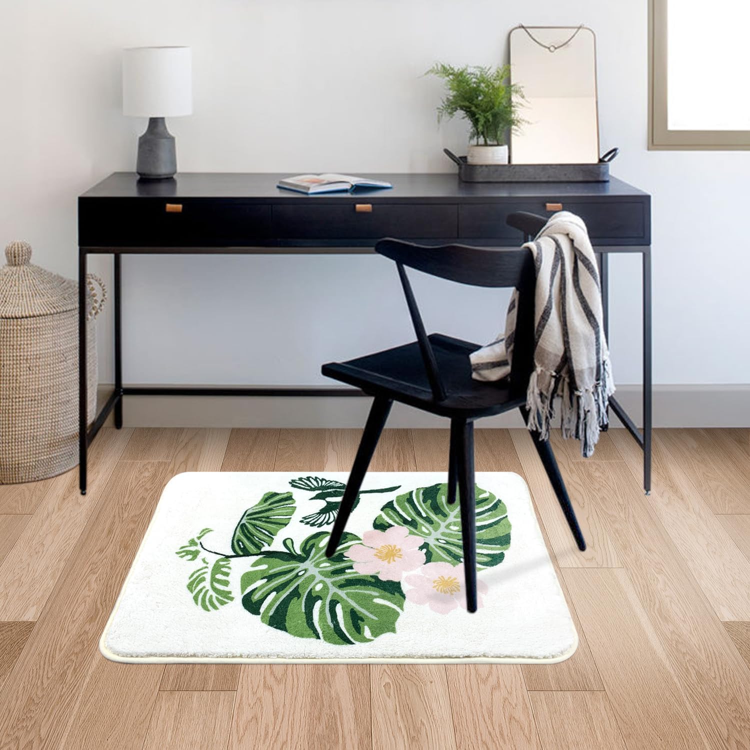 Green Leaf Bath Mat with Anti-Slip Design