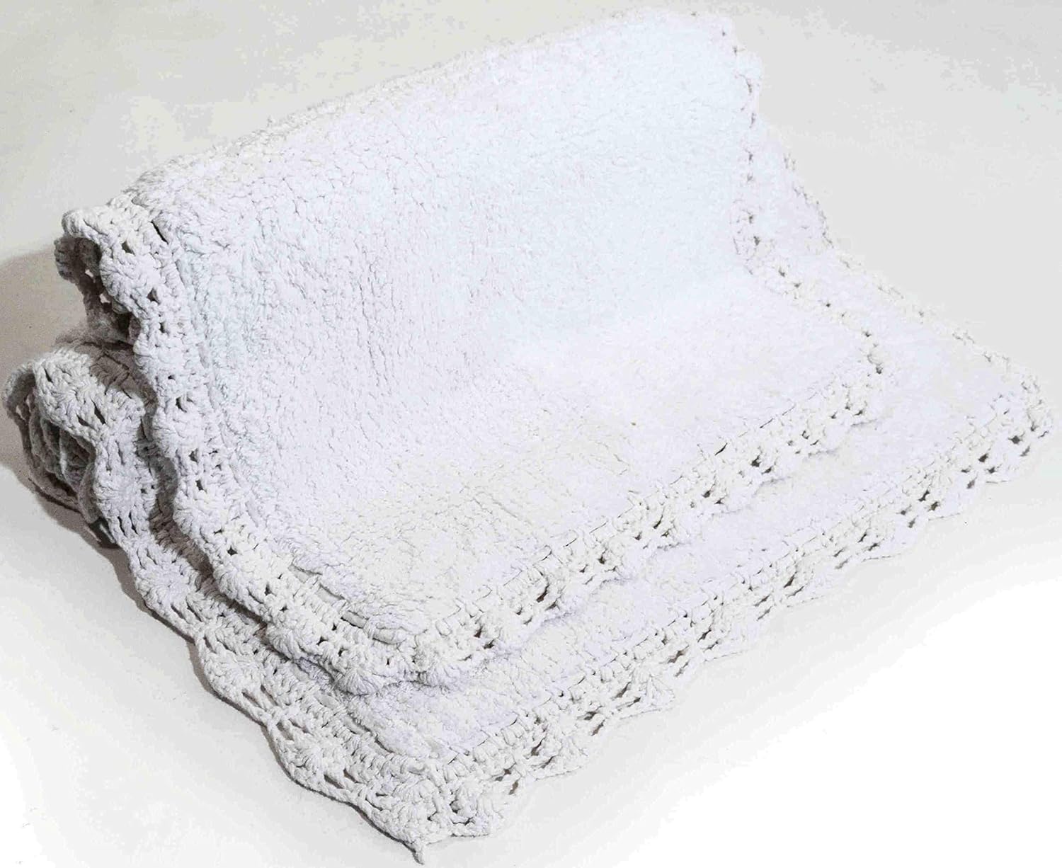 Chesapeake Crochet Bath Rug Set White 1