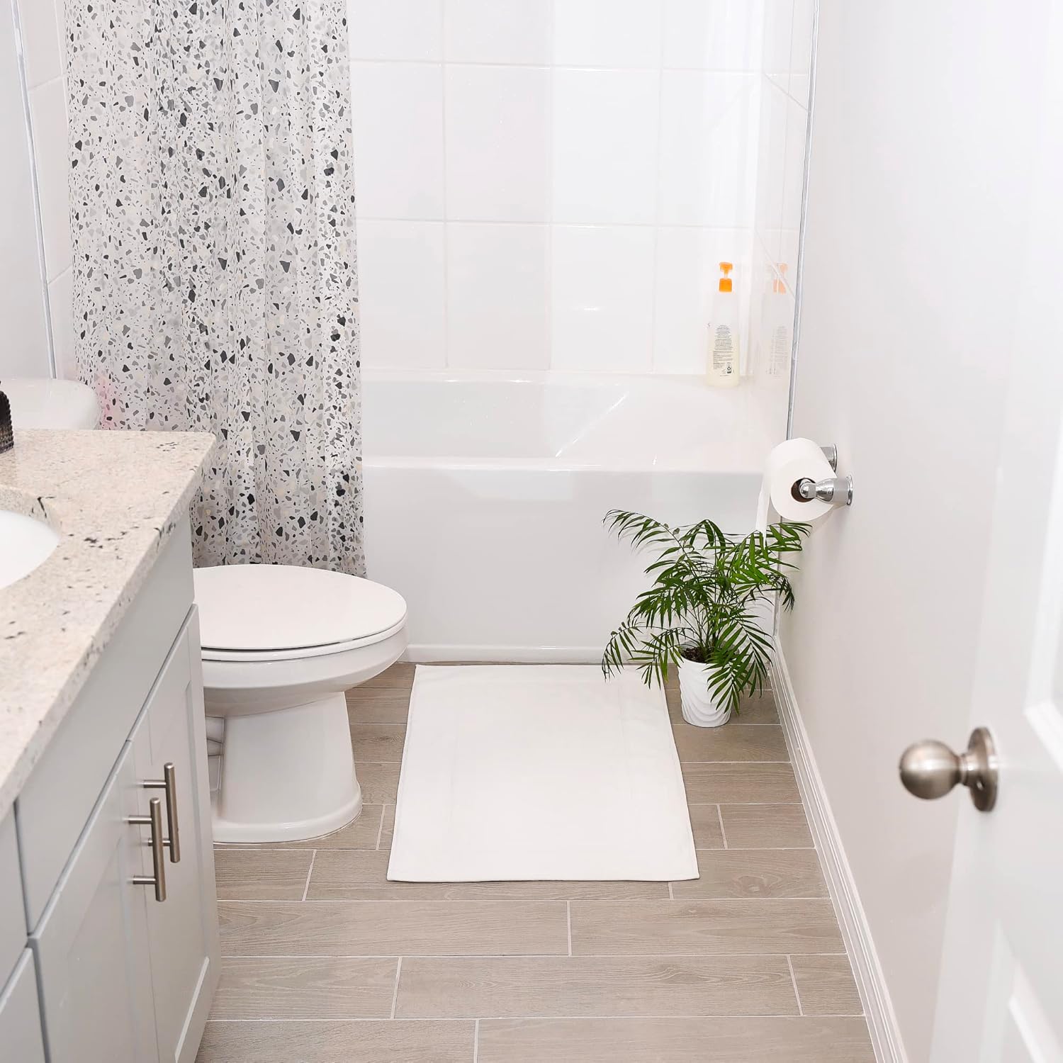 Pacific Linens Bath Mats Set of 2 - White 100 Cotton